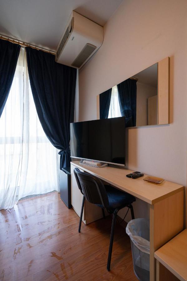 Hotel Break House Ristorante Терануова Брачолини Екстериор снимка