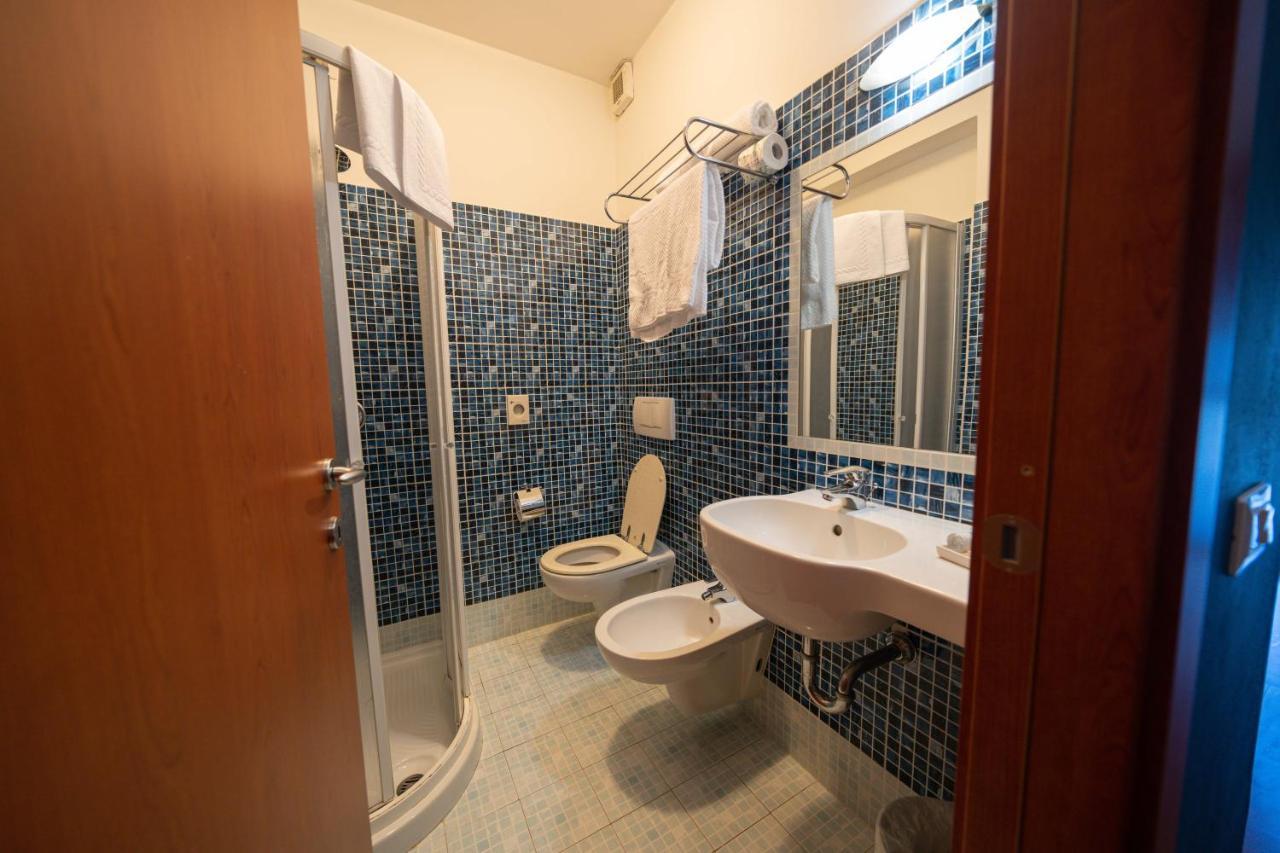 Hotel Break House Ristorante Терануова Брачолини Екстериор снимка