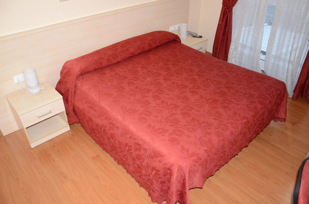 Hotel Break House Ristorante Терануова Брачолини Екстериор снимка