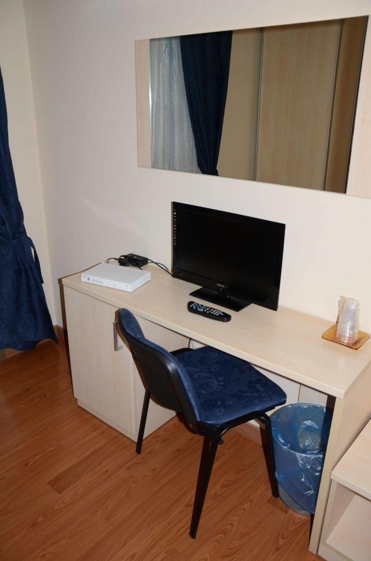 Hotel Break House Ristorante Терануова Брачолини Екстериор снимка