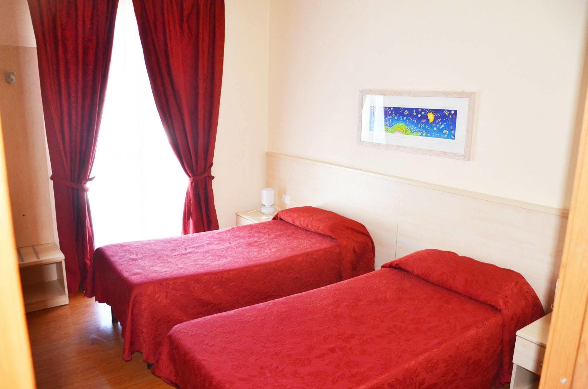 Hotel Break House Ristorante Терануова Брачолини Екстериор снимка
